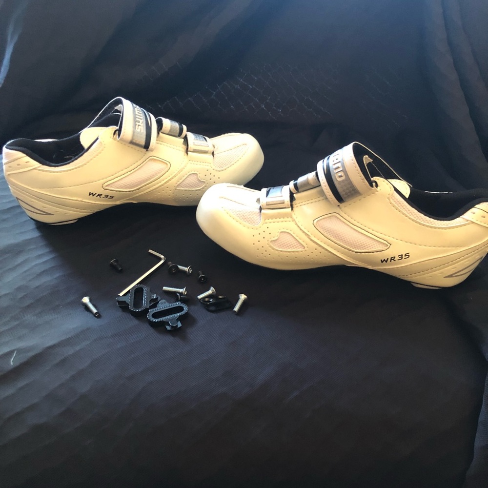 New! Women’s indoor cycling shoes sz 39 fits 7.5/8